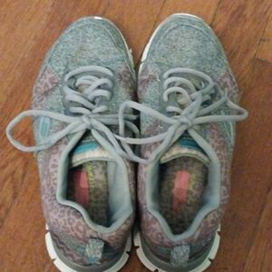 Sketchers Gray Memory Foam Athletic Sneakers